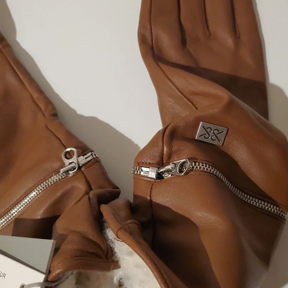 NWT Soia & Kyo Lambskin Demy Gloves, Color Hazel